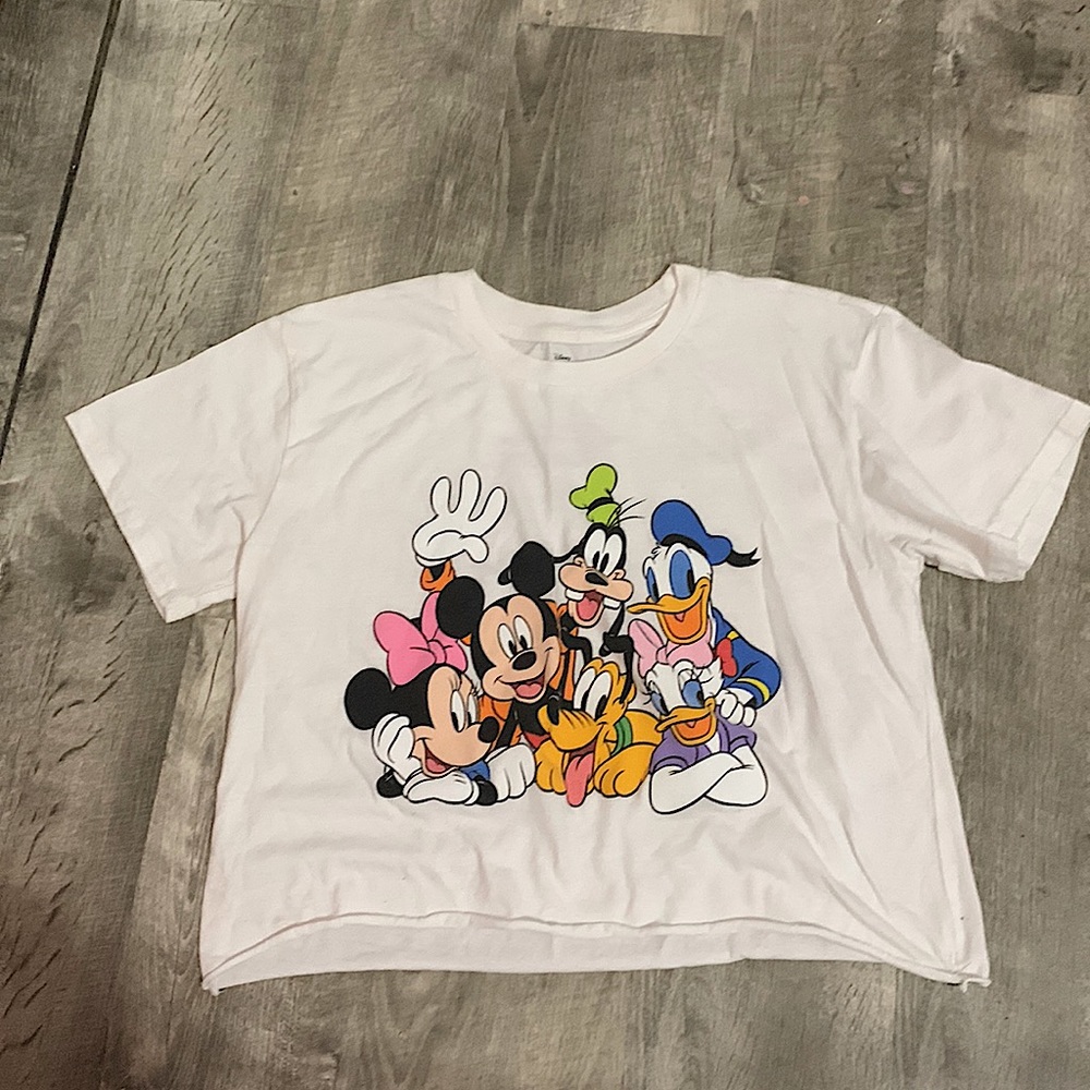 Disney women’s Mickey Mouse size Small crop top